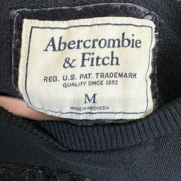 VTG. Abercrombie &‎ Fitch Sweatshirt Long Sleeve V-neck Women’s M Academia Black - Picture 6 of 7